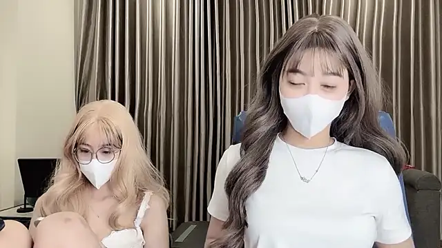 Mono-Stewardesss online show from March 19, 2025, 1:51 pm