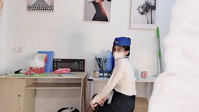 Mono-Stewardesss online show from January 8, 2026, 2:34 pm