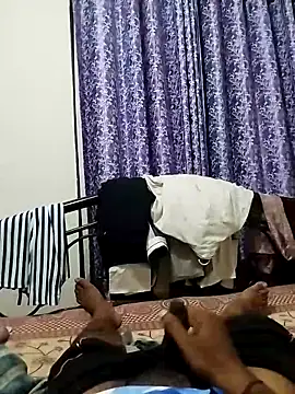 findmemylove online show from September 25, 2025, 8:04 pm