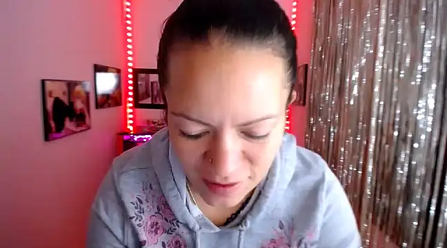 Cristal w online show from March 20, 2025, 3:36 pm