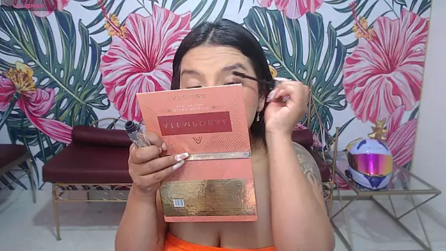 Small naughty  online show from April 16, 2026, 1:12 pm