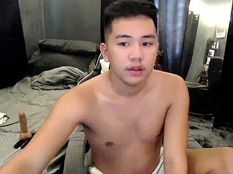 xgregor07 online show from November 10, 2025, 5:34 am