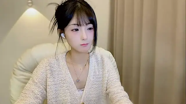 Snapshot of SHUIshui_ chatting on October 19, 2025, 7:44 am SHUIshui online show from October 19, 2025, 7:44 am