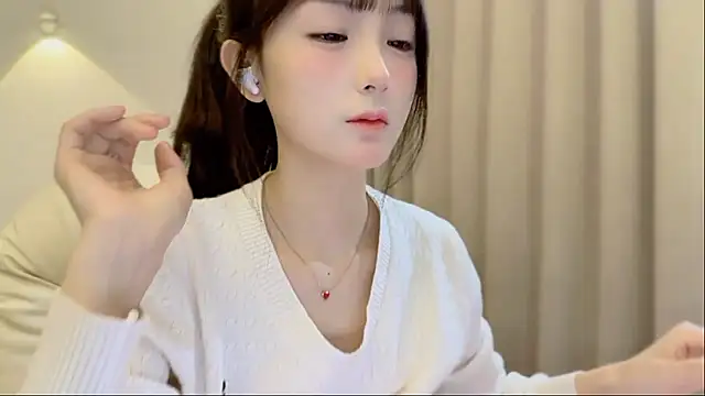 Snapshot of SHUIshui_ chatting on November 3, 2025, 12:42 pm SHUIshui online show from November 3, 2025, 12:42 pm