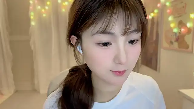 Snapshot of SHUIshui_ chatting on February 7, 2025, 1:53 pm SHUIshui online show from February 7, 2025, 1:53 pm