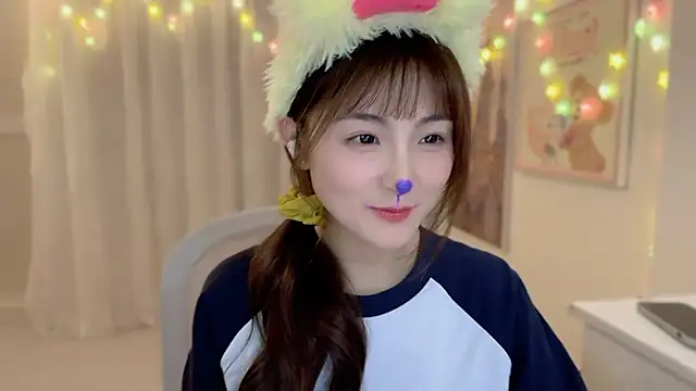 Snapshot of SHUIshui_ chatting on February 16, 2025, 4:53 pm SHUIshui online show from February 16, 2025, 4:53 pm