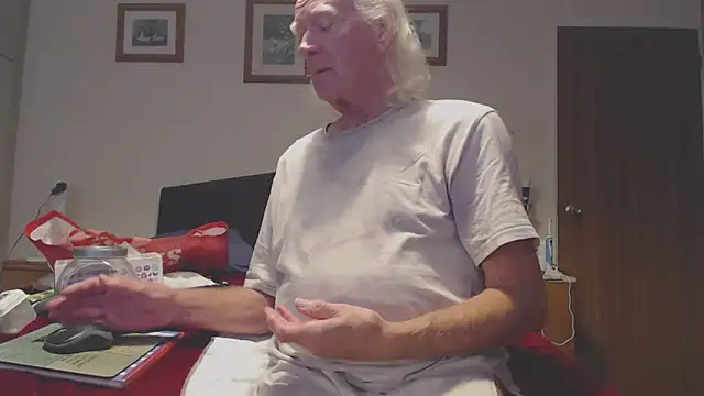 Snapshot of WaverlyKernow chatting on September 27, 2025, 11:27 am WaverlyKernow online show from September 27, 2025, 11:27 am