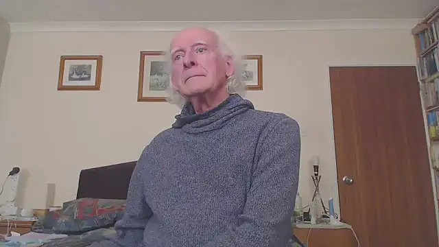 Snapshot of WaverlyKernow chatting on March 4, 2025, 3:48 pm WaverlyKernow online show from March 4, 2025, 3:48 pm