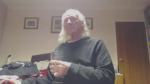 WaverlyKernow online show from December 14, 2025, 3:17 pm