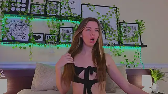 Real Tini online show from March 10, 2025, 1:10 pm