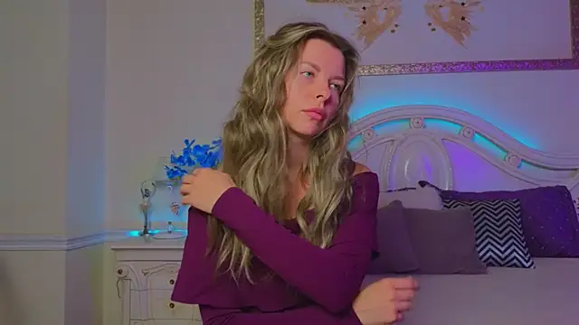 Real Tini online show from October 13, 2025, 11:45 am