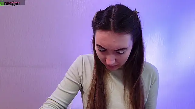 cute  angell online show from October 14, 2025, 12:28 pm