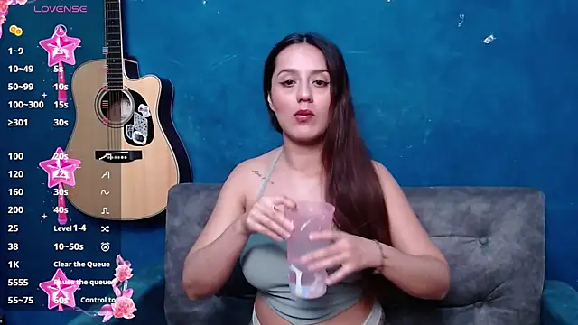 Natalielovee  online show from February 9, 2025, 11:15 pm