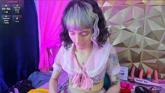 neeko princes online show from February 24, 2025, 12:16 pm