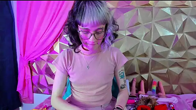 neeko princes online show from February 18, 2025, 3:20 pm