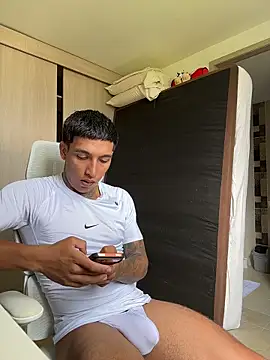 Snapshot of sendfer chatting on May 1, 2026, 7:08 pm sendfer online show from May 1, 2026, 7:08 pm