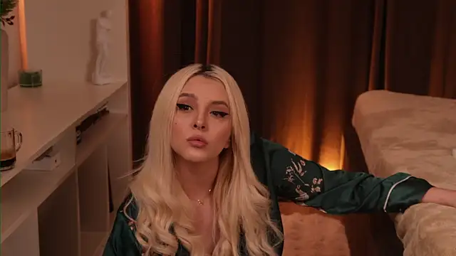 VictoriaMorrone online show from January 13, 2026, 11:19 pm