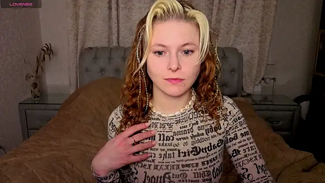 rocky foxy online show from March 26, 2026, 8:40 pm