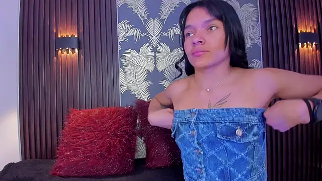 Snapshot of _shantal_smith chatting on November 17, 2025, 2:54 pm shantal smith online show from November 17, 2025, 2:54 pm