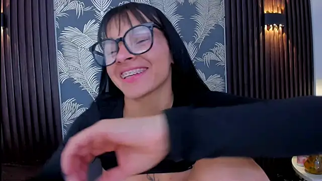 Snapshot of _shantal_smith chatting on October 25, 2025, 4:55 am shantal smith online show from October 25, 2025, 4:55 am