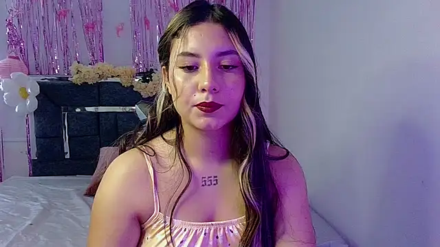 Lia 14  online show from September 20, 2025, 5:29 pm