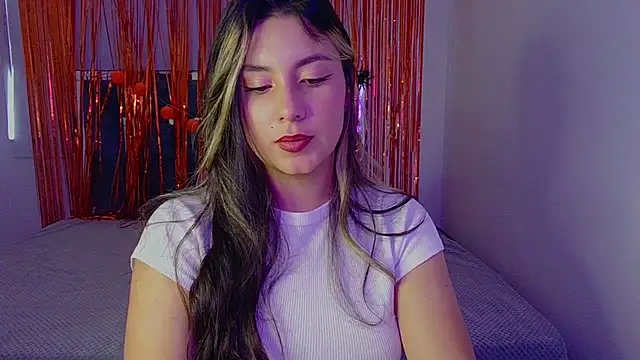 Lia 14  online show from November 1, 2025, 8:25 pm