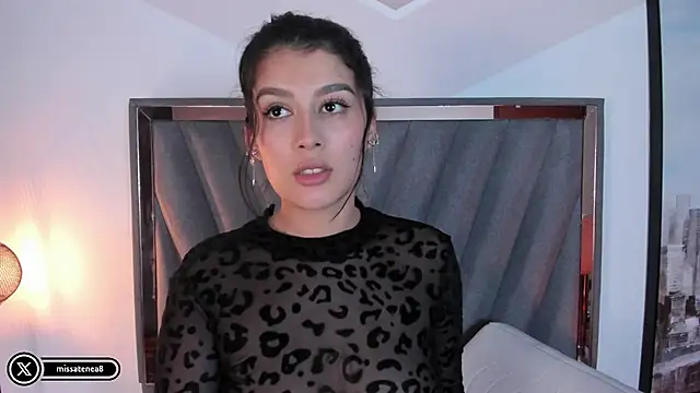 missatenea online show from February 11, 2025, 4:02 pm