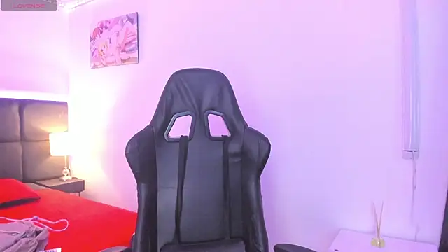 Megan Miles02 online show from November 7, 2025, 8:57 pm