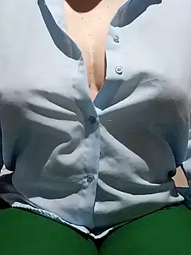 Snapshot of Elaa_Su chatting on January 5, 2025, 10:08 pm Elaa Su online show from January 5, 2025, 10:08 pm