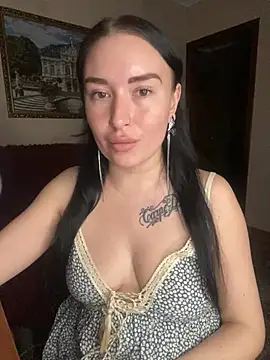 Roxana Bell online show from April 3, 2026, 7:53 pm