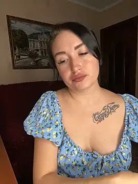 Roxana Bell online show from September 26, 2025, 4:47 pm