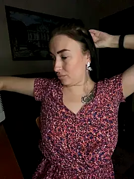 Roxana Bell online show from October 2, 2025, 6:00 pm