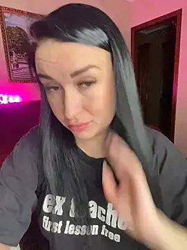 Roxana Bell online show from February 14, 2025, 8:26 pm