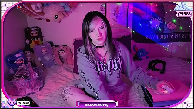 Snapshot of AmbrosiaKitty chatting on May 29, 2026, 8:09 am AmbrosiaKitty online show from May 29, 2026, 8:09 am