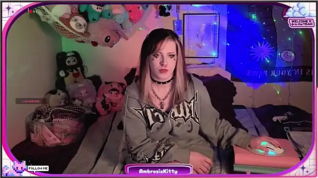 Snapshot of AmbrosiaKitty chatting on May 1, 2026, 7:57 am AmbrosiaKitty online show from May 1, 2026, 7:57 am