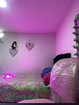 little tifanny82 online show from December 19, 2025, 1:13 pm