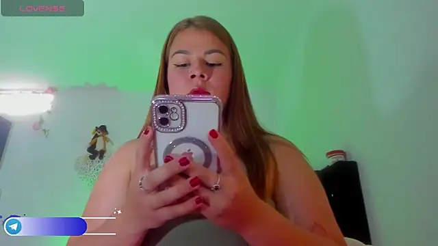 Snapshot of little_tifanny82 chatting on November 5, 2025, 2:09 pm little tifanny82 online show from November 5, 2025, 2:09 pm