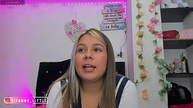 Snapshot of little_tifanny82 chatting on December 17, 2024, 10:22 pm little tifanny82 online show from December 17, 2024, 10:22 pm