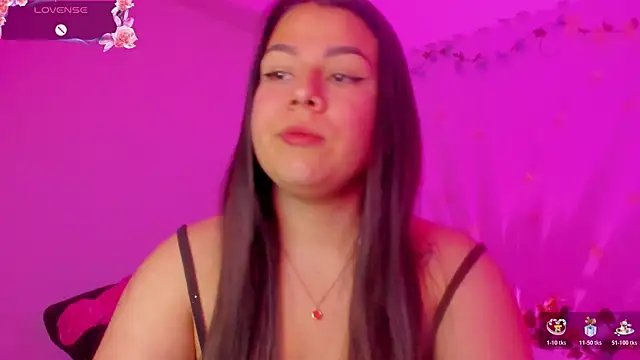 little tifanny82 online show from April 17, 2026, 1:58 pm