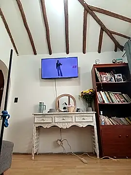 Snapshot of tata_laima__ chatting on May 1, 2026, 2:33 pm tata laima online show from May 1, 2026, 2:33 pm