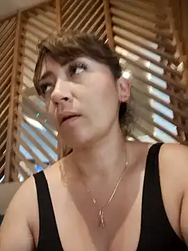 tata laima   online show from October 2, 2025, 2:31 pm