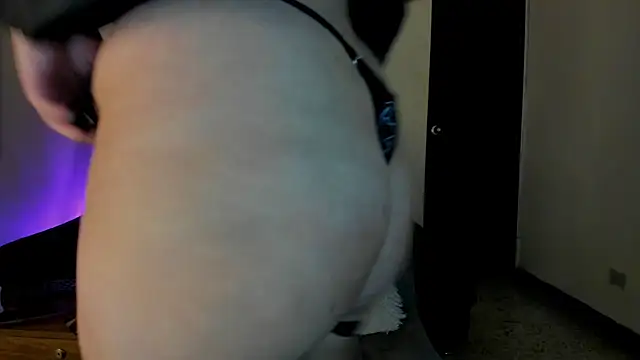 liily moore online show from November 14, 2025, 7:12 am