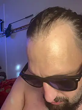 BobbyQ29 online show from November 24, 2025, 10:43 pm