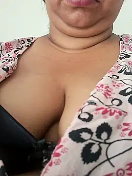 Ravina patil1 online show from May 31, 2026, 5:24 am