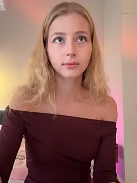 LunaRase online show from March 13, 2026, 9:14 am