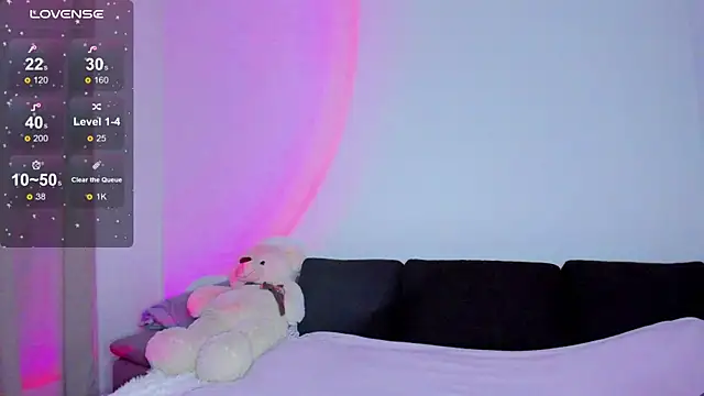 misspollywow online show from October 13, 2025, 6:09 pm