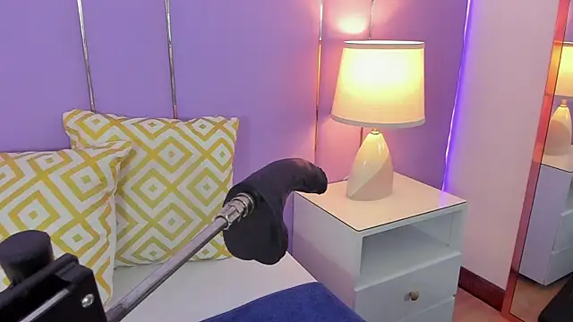 SophyRuiz  online show from April 10, 2026, 11:50 am