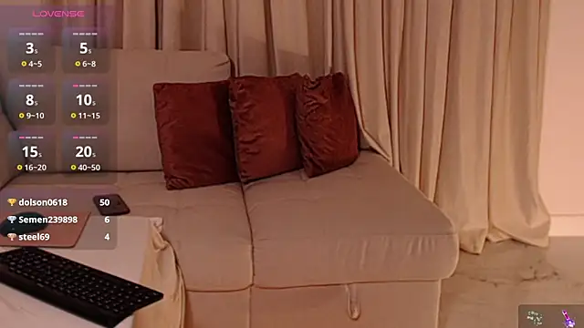 EmillyGreen1 online show from January 26, 2025, 8:45 pm