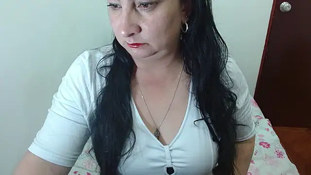 Snapshot of Ashyle chatting on June 8, 2026, 6:19 pm Ashyle online show from June 8, 2026, 6:19 pm