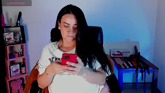 sara goodgirl13 online show from September 15, 2025, 6:19 pm